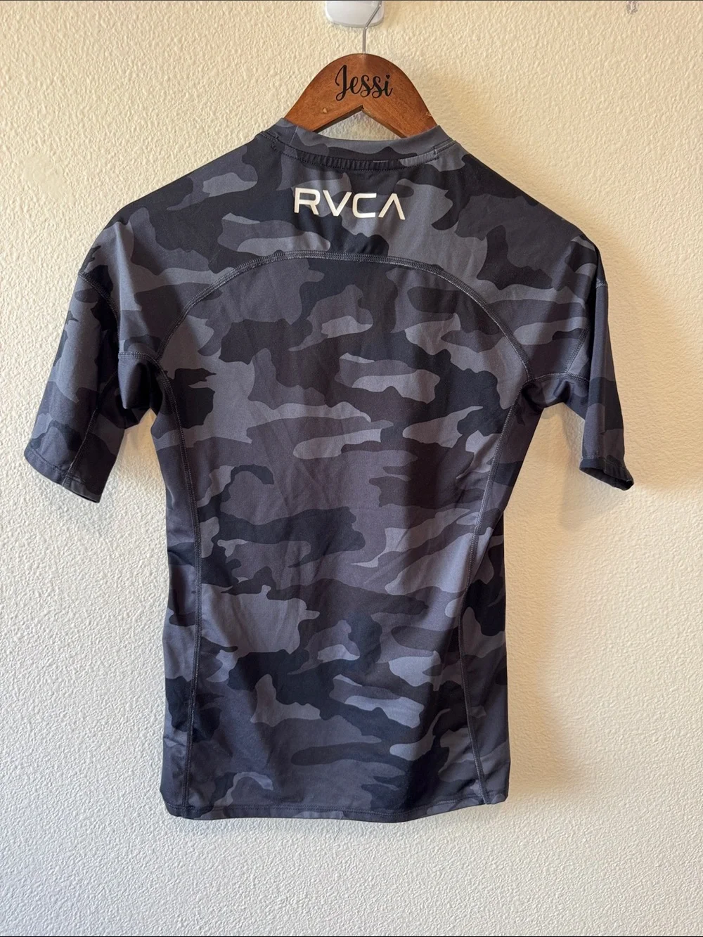 RVCA Men's Black & Gray Camo Short Sleeve Rash Guard